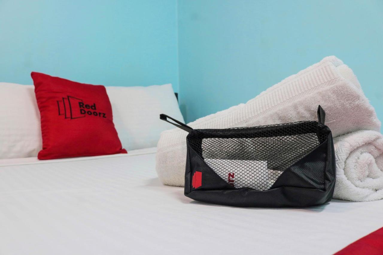 Reddoorz Plus New Era Budget Hotel Mandaue Former Reddoorz Plus Near Uv Mandaue Cebu Екстериор снимка