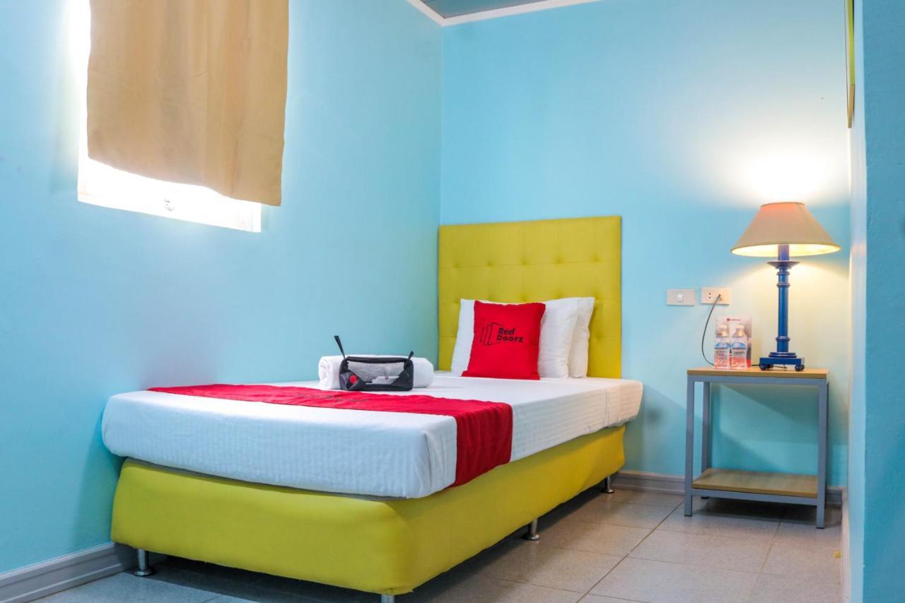 Reddoorz Plus New Era Budget Hotel Mandaue Former Reddoorz Plus Near Uv Mandaue Cebu Екстериор снимка